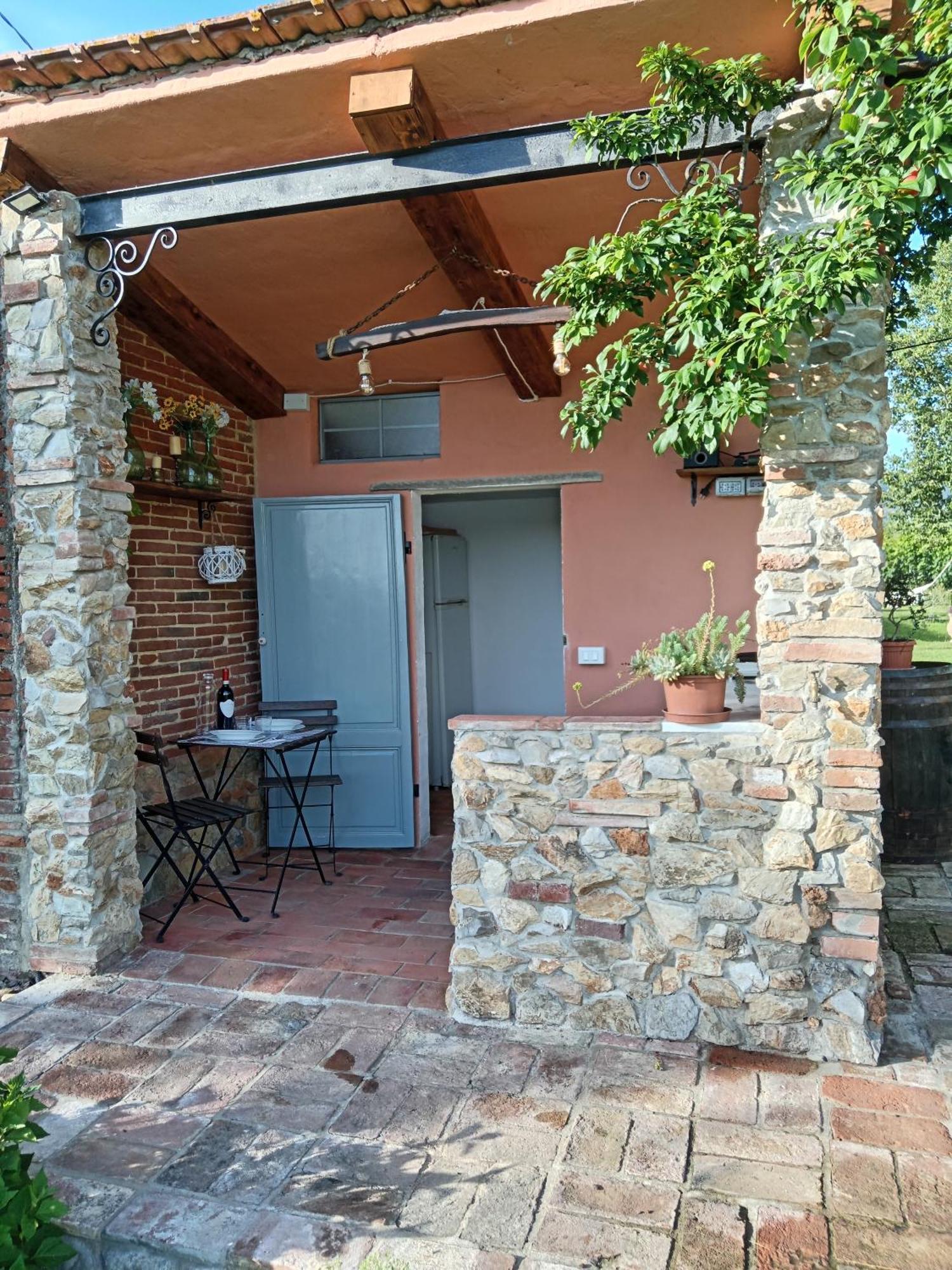 Casale - La Camera Di Leda Lamporecchio Bagian luar foto
