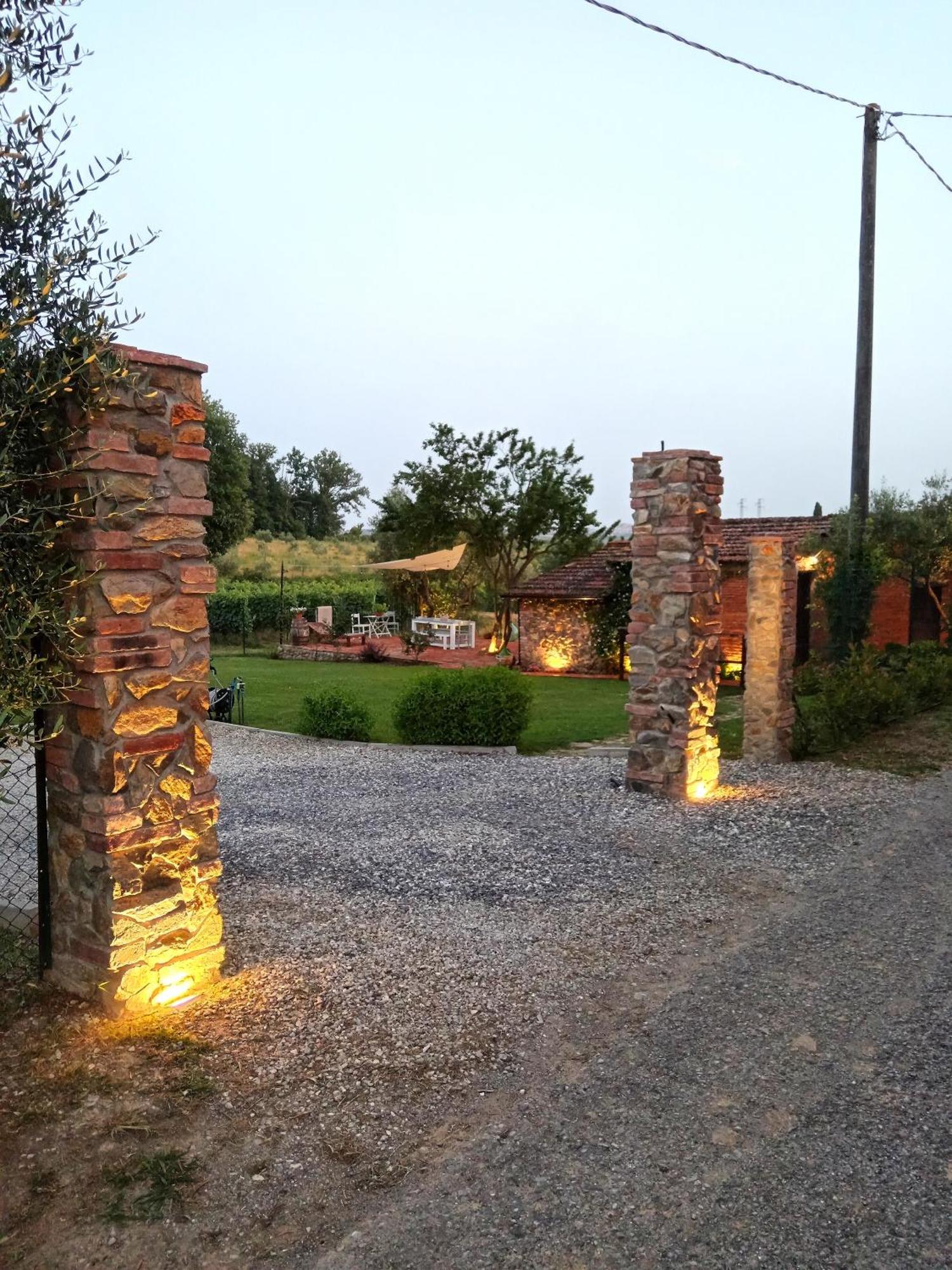 Casale - La Camera Di Leda Lamporecchio Bagian luar foto