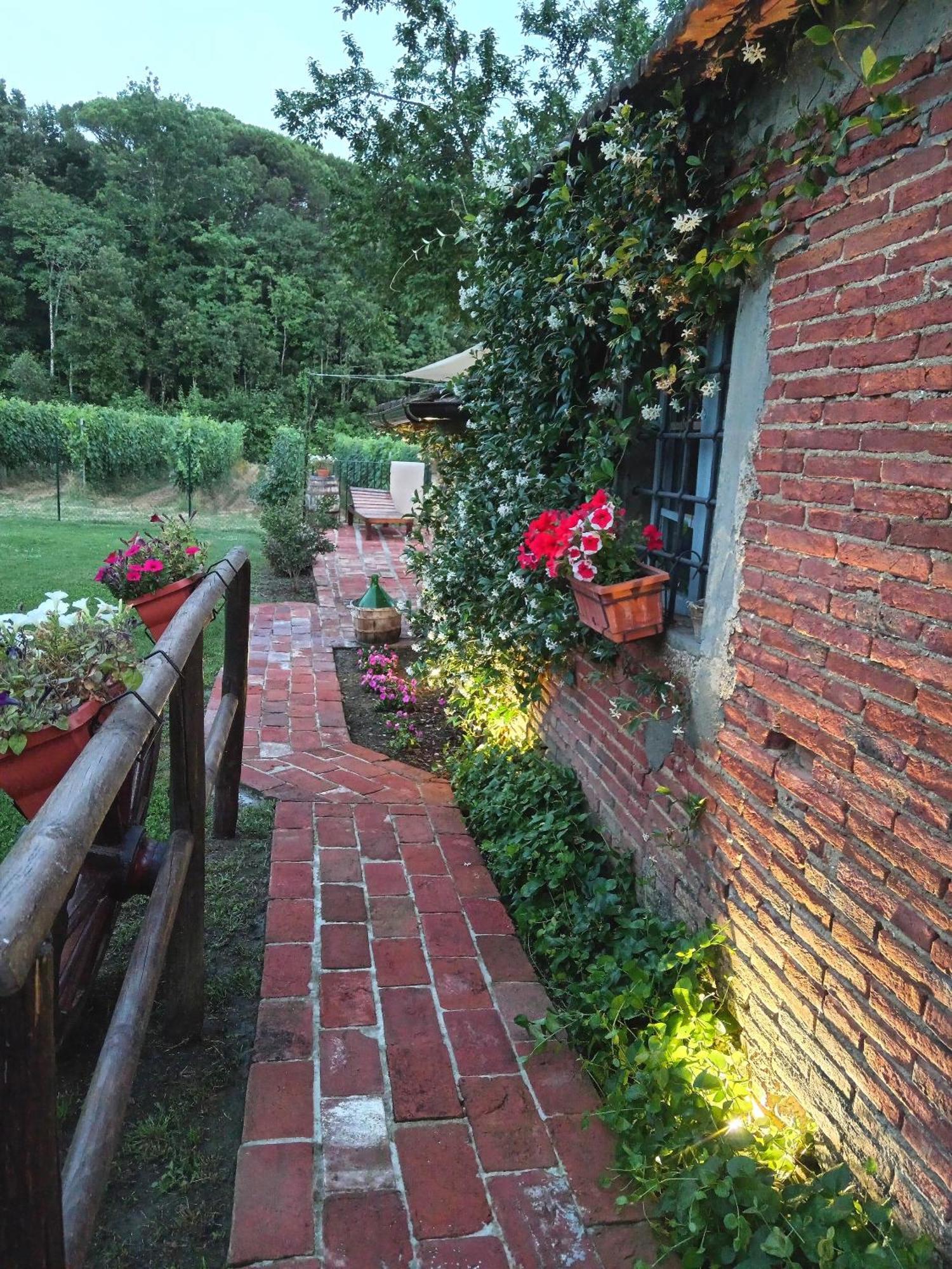Casale - La Camera Di Leda Lamporecchio Bagian luar foto